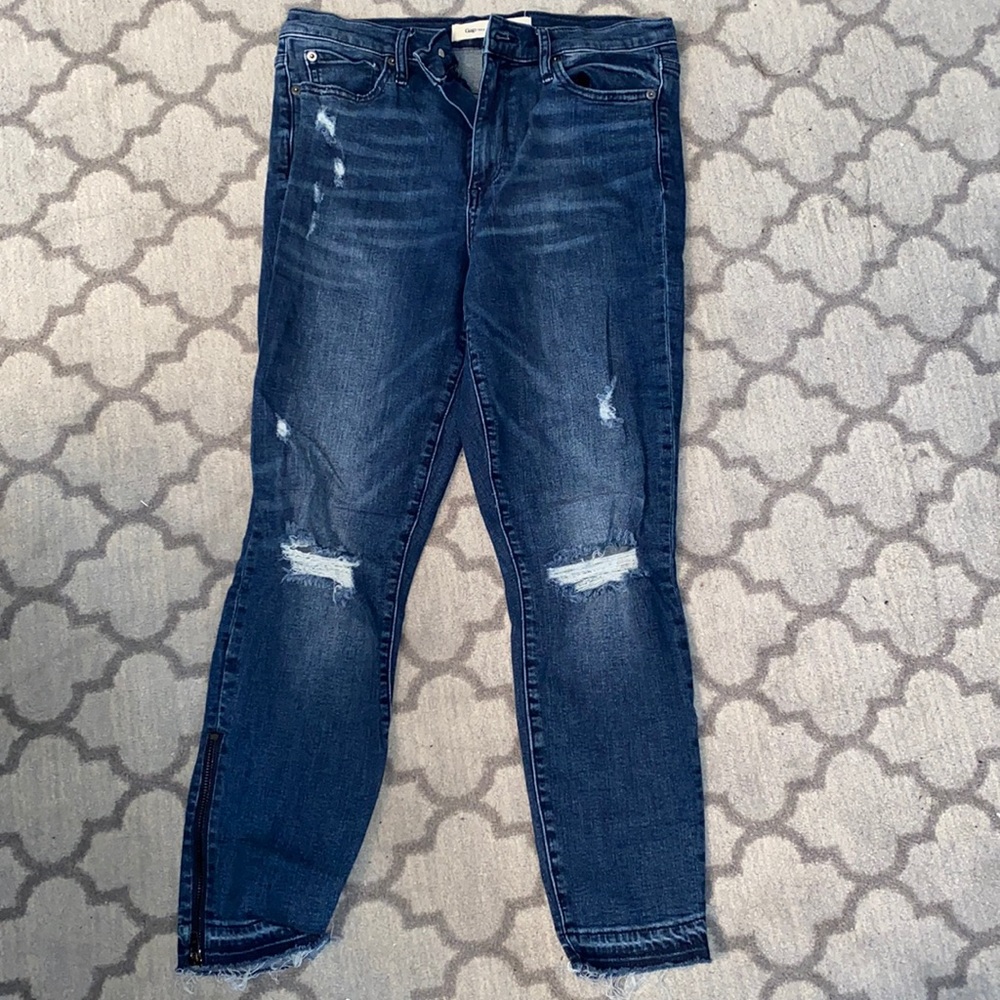 Gap stretch skinny Jean with zippers on ankles